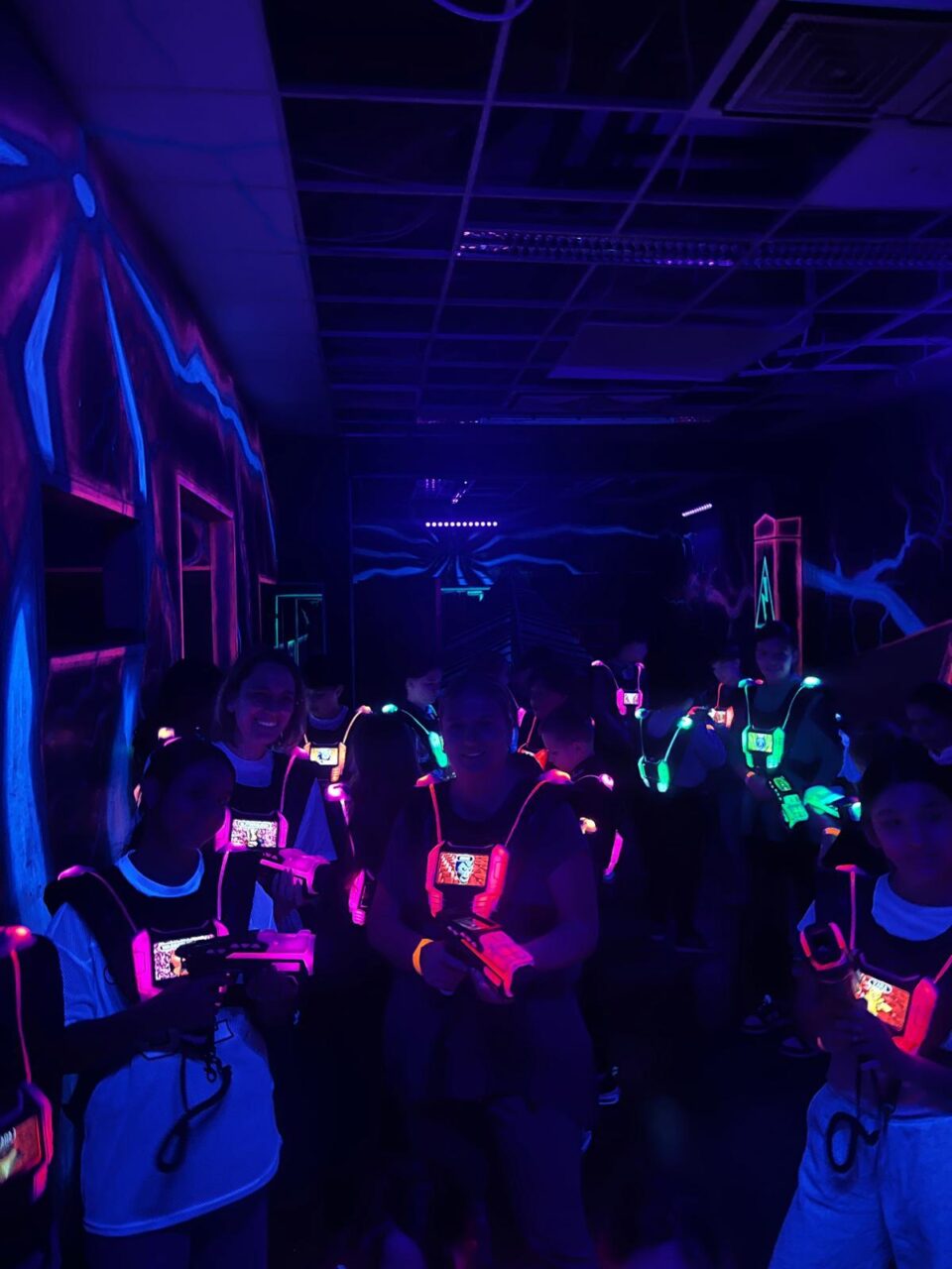 Die Firn- MS stürmt die Laserzone